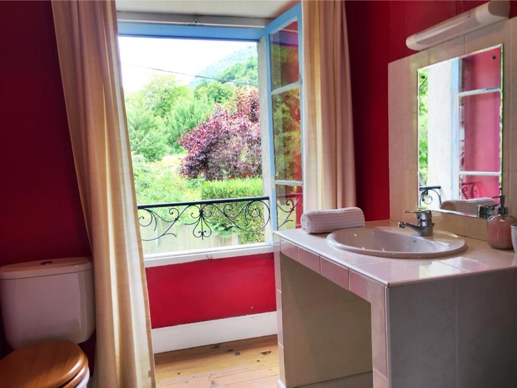 Papilio Bed & Breakfast Montauban-de-Luchon Exterior foto